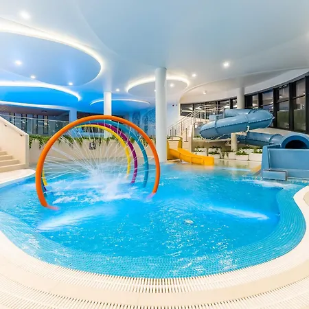 Z Basenem Polanki Aqua D306 Daire